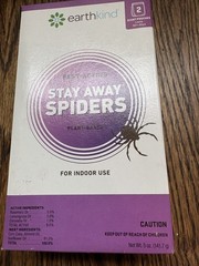 NEW Earth Kind Stay Away SPIDER Repellant Pouches Botanical 2 TOTAL Pouches