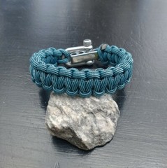 Handmade Adjustable «Cobra» Paracord Bracelet for a 7″-8″ Wrist