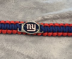 New York Giants Paracord Survival Bracelet 9 Inch Sturdy Alloy Closure
