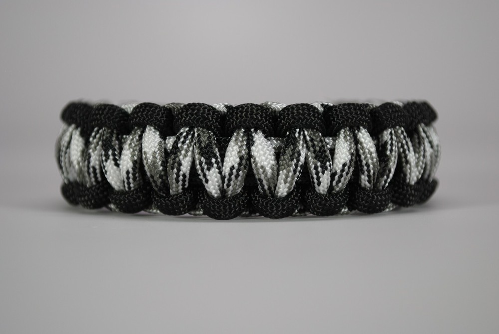 550 Paracord Survival Bracelet Cobra Black/Urban Camo «Made in the USA»