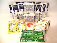 4 PERSON EMERGENCY SURVIVAL FOOD BARS, WATER AND GEAR FOR BOAT DITCH BAG 5 YR