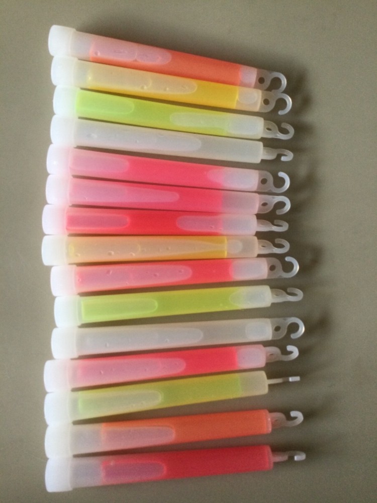 Aivant Ultra Bright Glow Sticks for Survival Kit *15 pieces* assorted colors