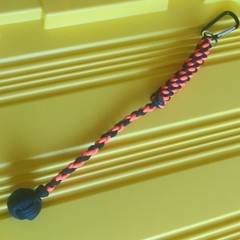 Black & Orange 8″ Nylon Paracord Lanyard Keychain w/ Carabiner, 550lb