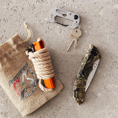 Fire Starter Survival Tool – All-In-One Flint and Steel Fire Starter Kit – Ferro