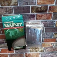 Vintage 2002 Emergency Survival Blanket Thermal Blanket 52×84 inches Silver