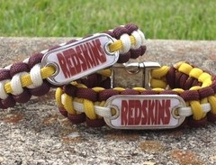 Washington Commanders/Redskins Paracord Bracelet w/ NFL Dog Tag and Metal Buckle